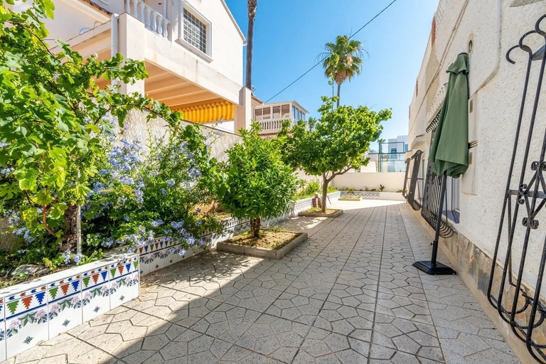 Property grounds 4, CASA LAS CALAS, Alicante