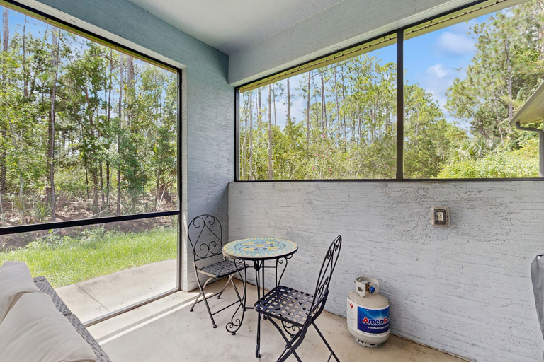Room 5, Spacious House With Private Covered Patio, Work Station, Full Kitchen and Grill, Flagler