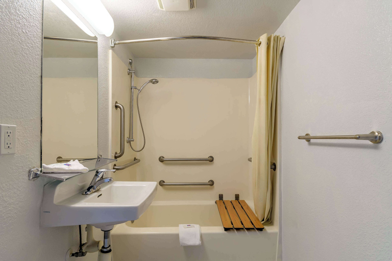 Bathroom 4, Studio 6 Hayward, Ca – Silicon Valley Gateway, Alameda