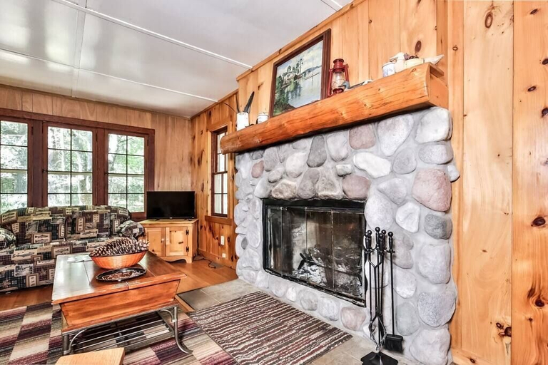 Living area 2, Hearthwood Beach House - On Lake Tomahawk, Oneida