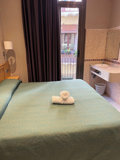 Bedroom 2, Hostal Nuevo Colón, Barcelona
