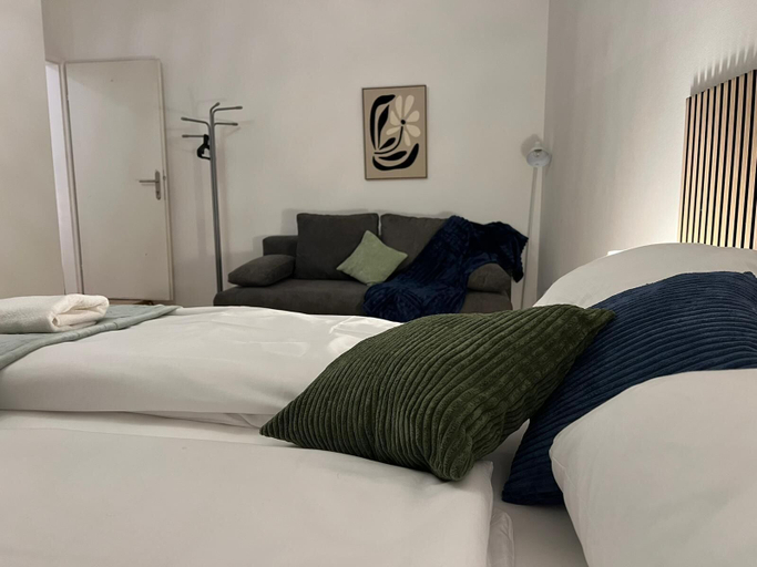 Room 5, Private Room for Long Term Near Rennweg, Wien