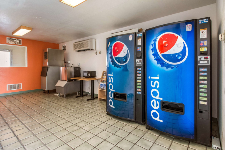Food & Drinks 5, Motel 6 Wendover, UT, Tooele