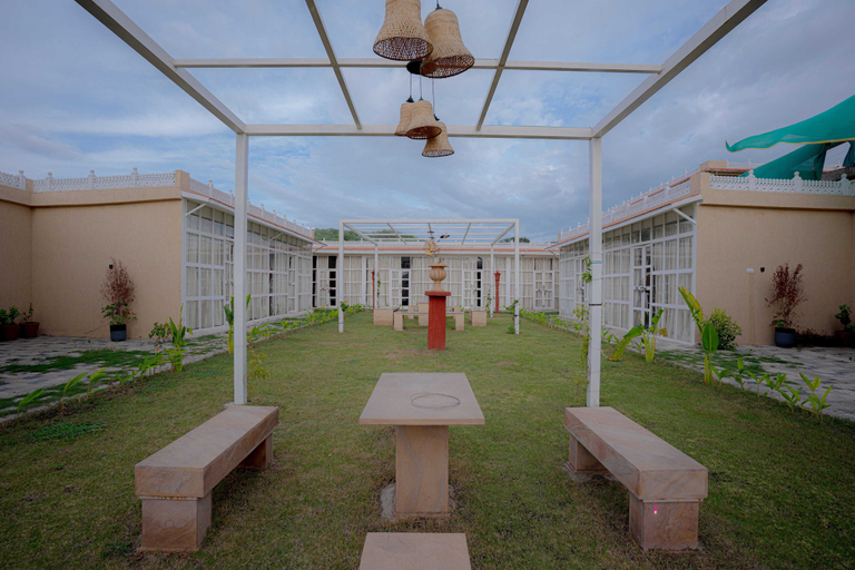 Outdoor dining, Vedaanvi & palace & Resort, Raisen