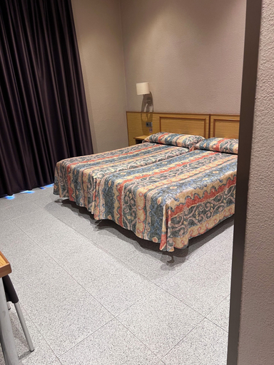 Bedroom 4, Hostal Nuevo Colón, Barcelona