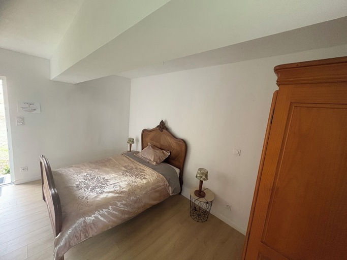 Bedroom 4, Le Presbytère, Sarthe