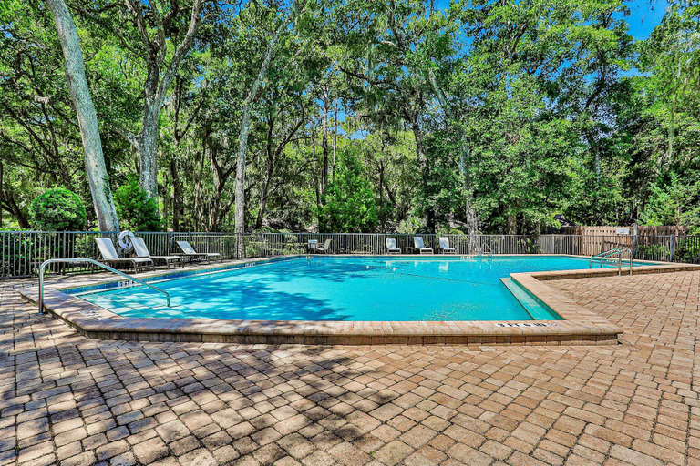 Pool 2, Oceanfront Condo With Spacious Balcony, Great Views, AC & Outdoor Pooloc, Nassau