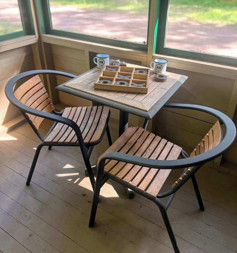 Dining 3, Gresham Shores - Smiling Moose - PET Friendly, Vilas