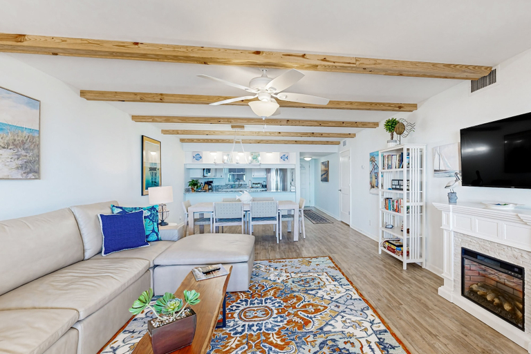 Living area 2, Oceanfront Condo With Private Balcony, Shared Pool and Beach Access, Nassau