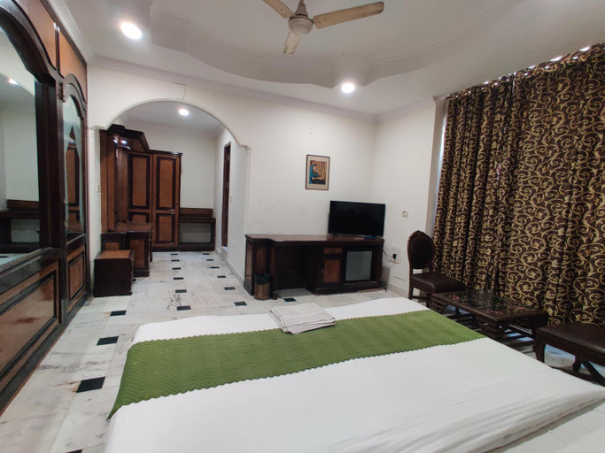 Bedroom 2, Hotel Orchid Garden, Delhi