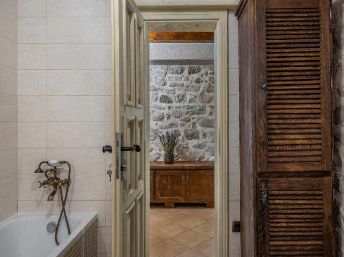 Bathroom 3, Awesome villa in Zadarska županija w/ , Posedarje