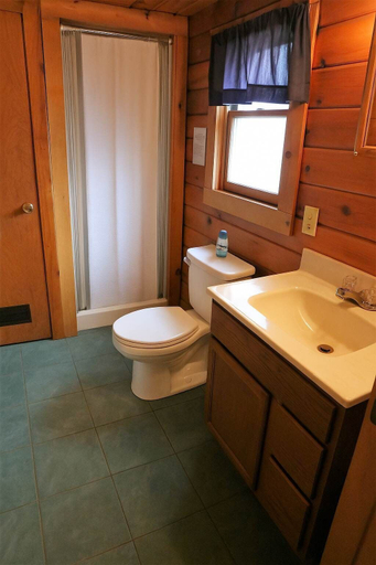 Bathroom, Old Stoney's Perch - Big Arbor Vitae Lake, Vilas