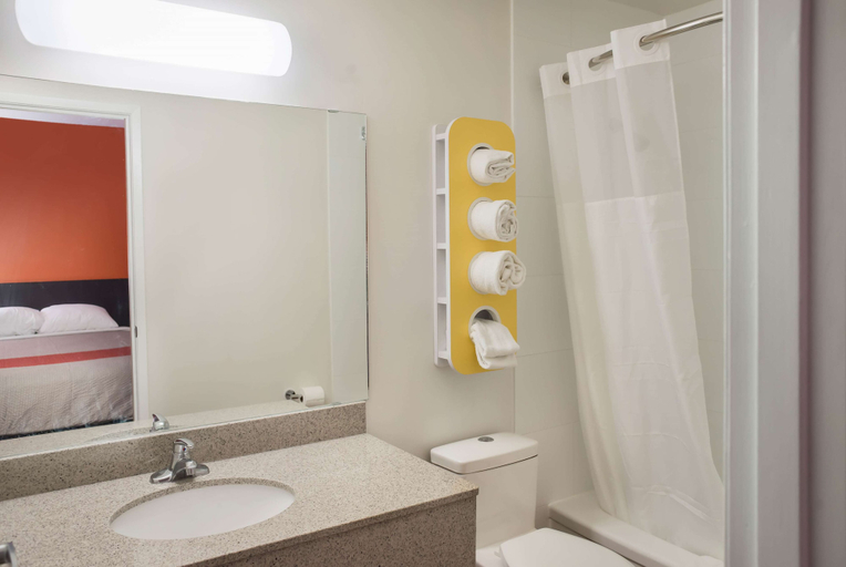 Bathroom 4, Motel 6 Fort St. John, BC, Peace River