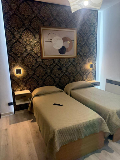 Bedroom 4, Hotel Cristallo, Novara