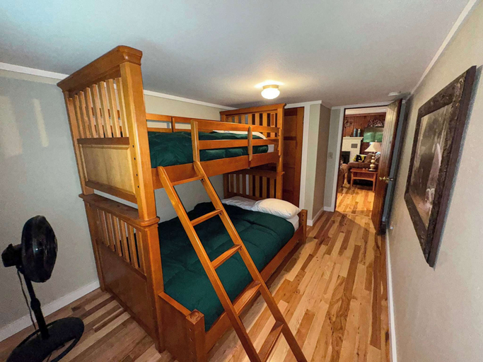 Bedroom 3, Blue Lake Cottage - Pet Friendly Rental, Oneida