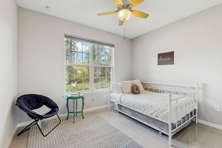 Room 2, Spacious House With Private Covered Patio, Work Station, Full Kitchen and Grill, Flagler