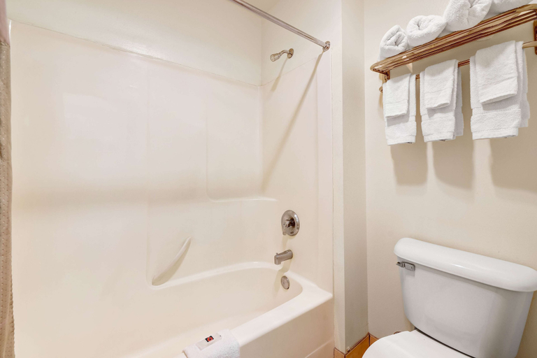 Bathroom 4, Motel 6 Beaver, UT, Beaver