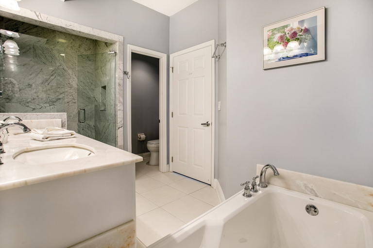 Bathroom 2, Luxe, Updated, Oceanfront Condo With Ground-floor Patio, Wifi & Shared Pool, Nassau