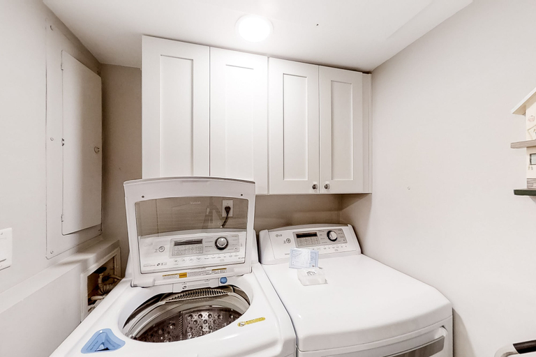 Laundry, Beach Wood Wonder With Pool Access - Walk to Ocean, Nassau