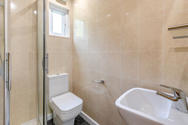 Bathroom 3, Landal Leycroft Valley, Cornwall