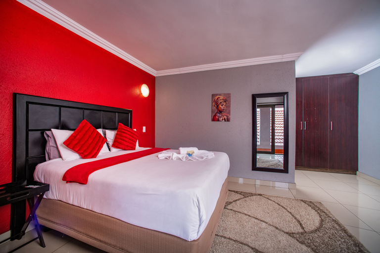 Bedroom 2, Khayalami Hotels - Emalahleni, Nkangala