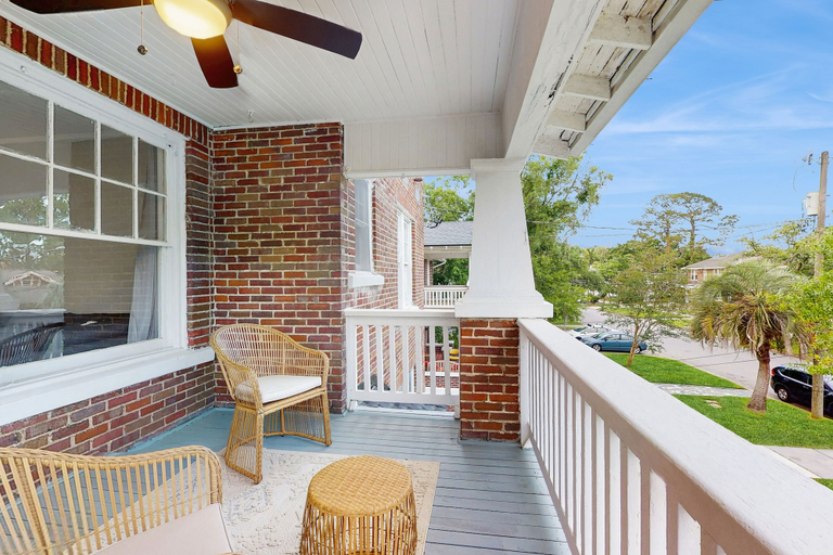 Terrace/patio, Spacious Duplex With Private Balcony, Washer & Dryer, and Wifi, Duval