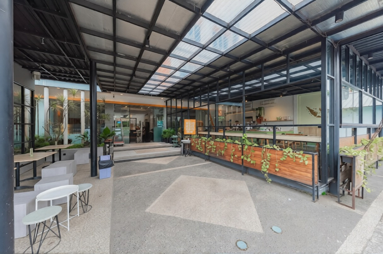 Public Area 3, Alqueby Hotel Near Kiara Artha Park & Trans Studio Mall, Bandung