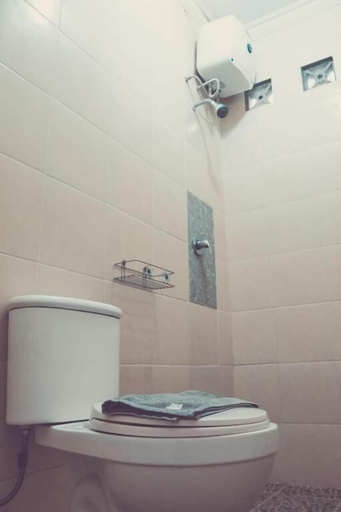 Bathroom 3, Pojok Pas Guesthouse, Yogyakarta