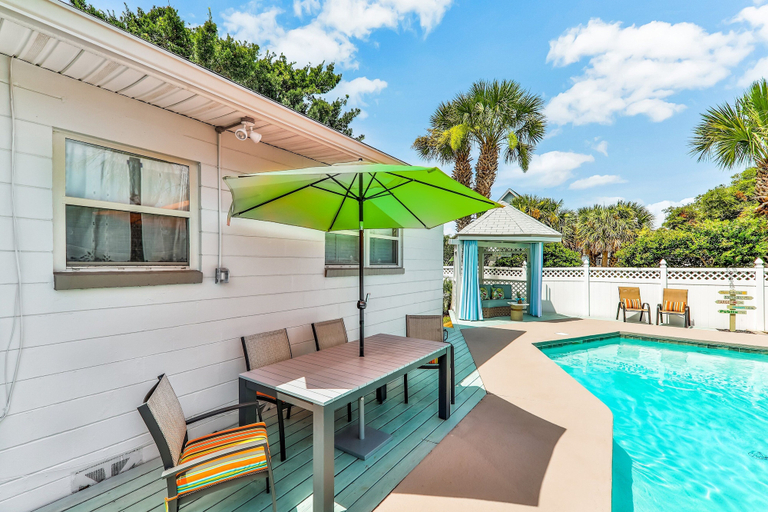 Pool 5, Beach House & Backyard Oasis With Private Pool - Short Walk to Beach, Duval