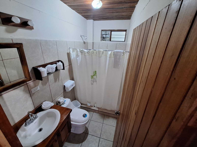 Bathroom 4, Elida Lodge Monteverde, Puntarenas
