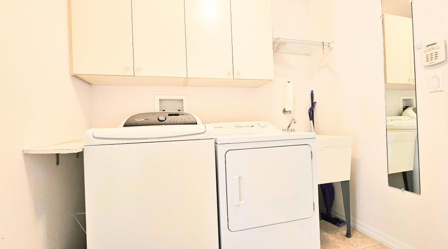 Laundry, Captain's Key Waterside Retreat - Boat Dock! Awesome Pool!, Flagler