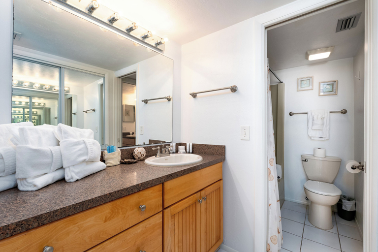 Bathroom 3, Villa Del Mar 402, Lee
