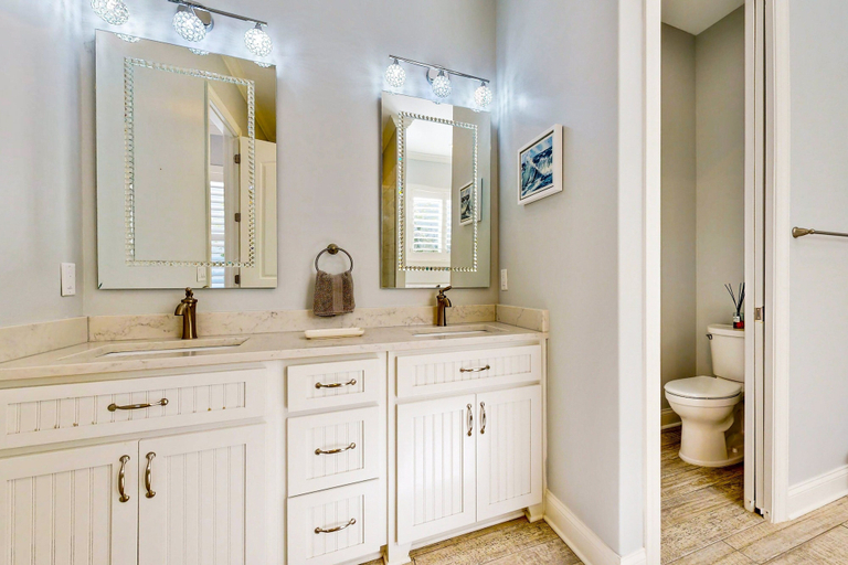 Bathroom 2, Golf Course-view Home Near Beaches With Deck, Porch, Grill, Streaming, W/d, & AC, Glynn