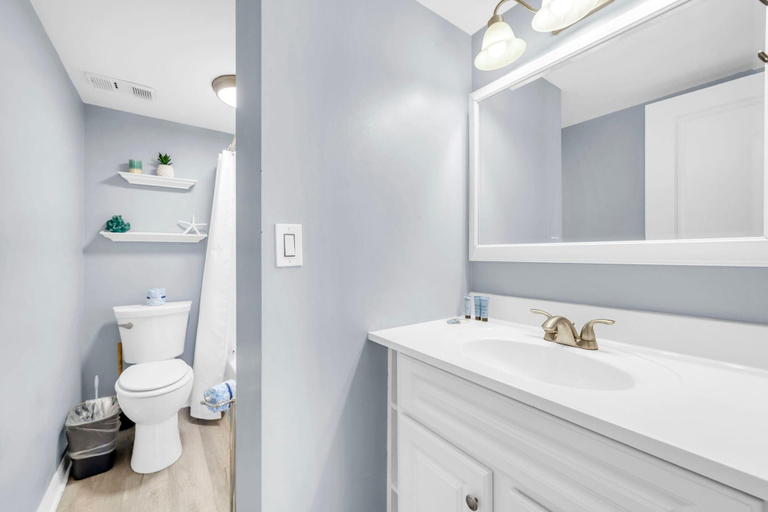 Bathroom 4, Pinnacle Port A-121- Shore Beats Work, Bay