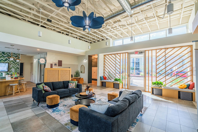 Lobby 2, Lotus 3206, Maricopa