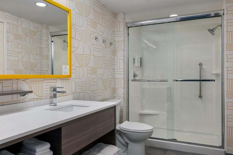 Bathroom 3, Home2 Suites By Hilton Altoona Des Moines, Polk