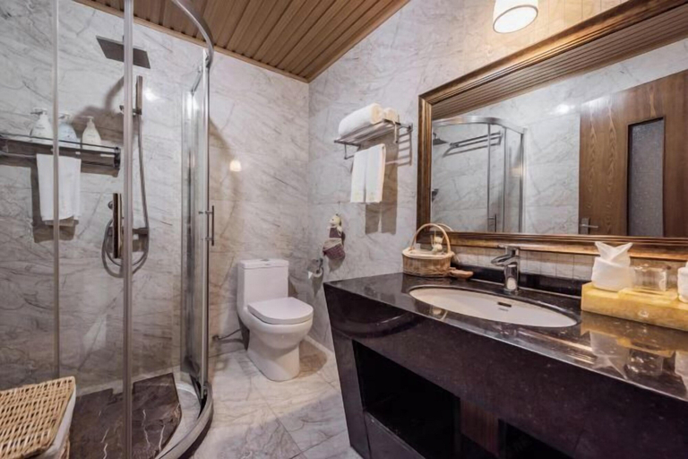 Bathroom 4, Qianbaidu Boutique Inn, Dali Bai
