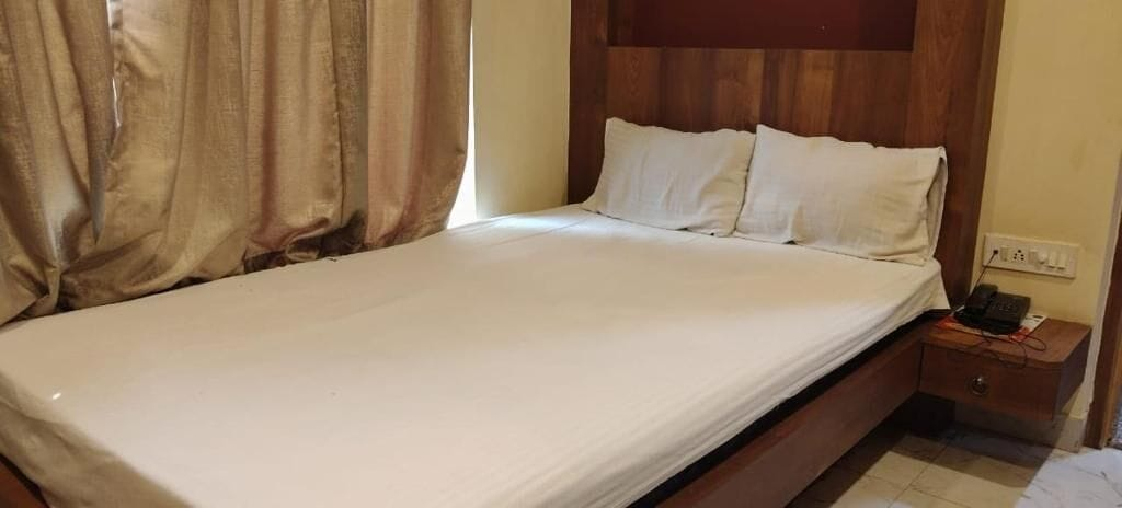 Room 4, Shan Aqua Tulip, Kolkata