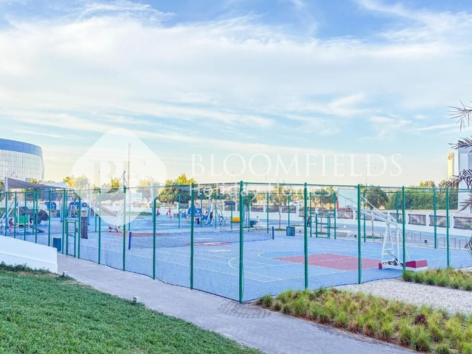Sport court, Bloomfields 1br Deluxe in Water Edge, Yas Island