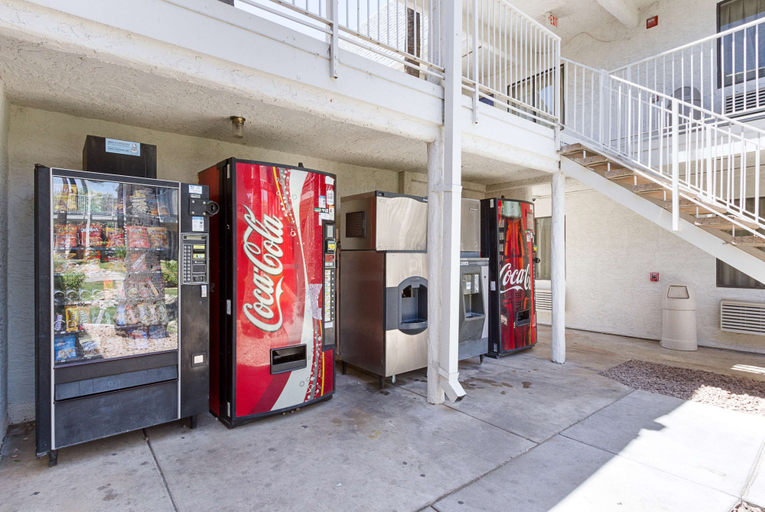 Food & Drinks 5, Motel 6 Mesa, AZ - South, Maricopa