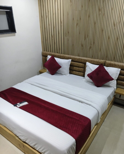 Room 3, Hotel Dream, Ahmadabad