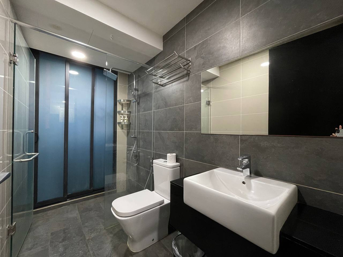 Bathroom 5, Almas Studio Apartment Puteri Harbour Johor, Johor Bahru