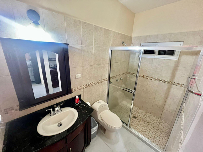 Bathroom, HOTEL VILLAS LAZIEFC, San Pedro Sula