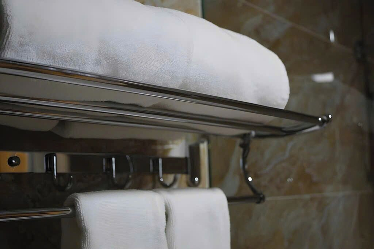 Bathroom amenities 3, Azen Westlake Hotel Hanoi, Tây Hồ
