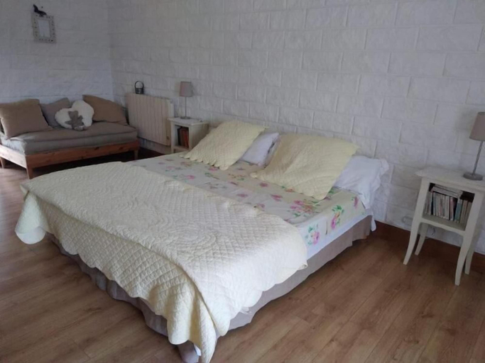Bedroom 3, Clos Beldane, Charente