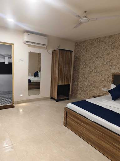 Room 5, Laxmi Vilas, Varanasi