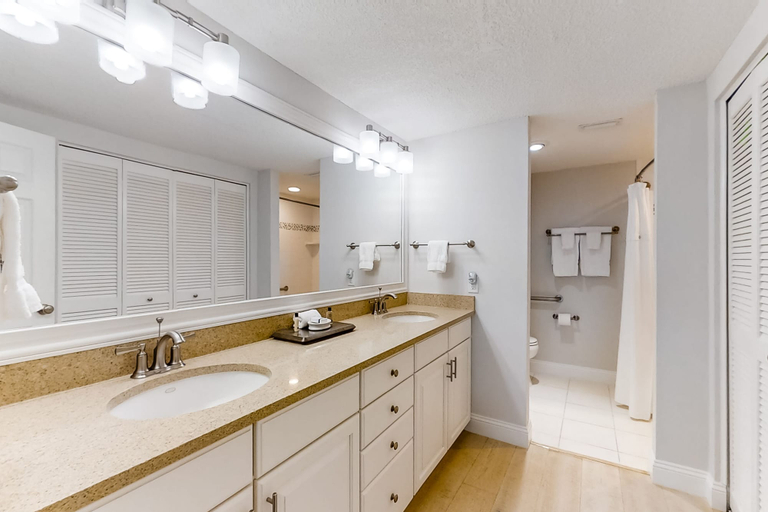Bathroom 2, Turtle Dunes Ocean Front Condo on Amelia Island Plantation, Nassau