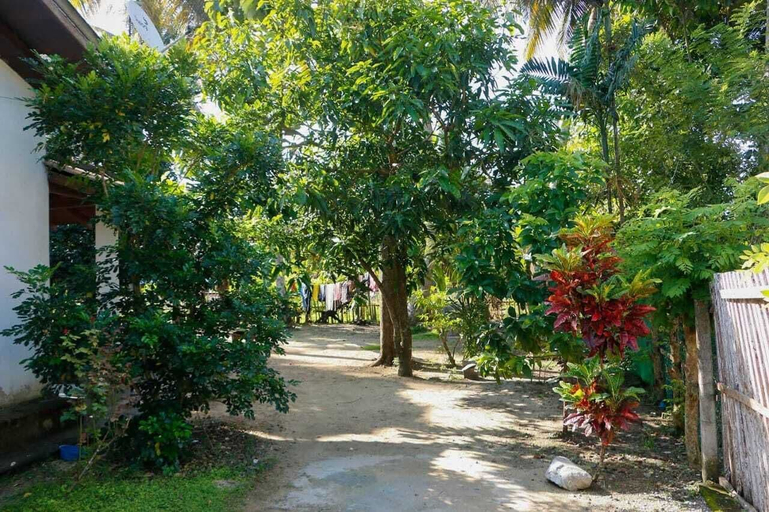 Front of property 2, Dihein surf Hostel, Habaraduwa