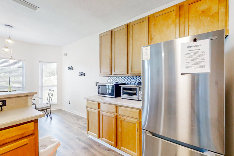 Private kitchen 5, Waterfront 2-story Home With Water Views, Patio, Streaming, Washer/dryer, & AC, Duval