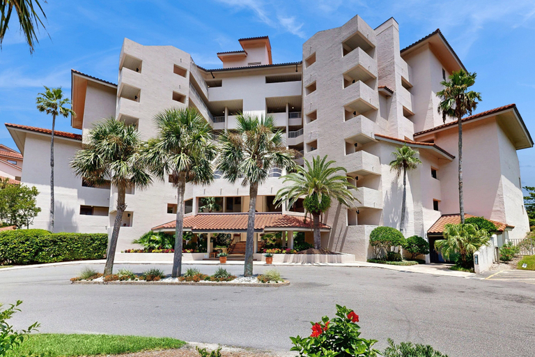 Exterior 5, Ameila Island Plantation Condo With Oceanfront Balcony, Nassau